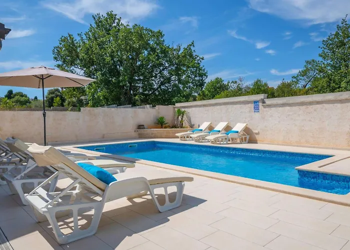 Family Nicole By Interhome Hébergement de vacances Pula