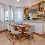 Family Nicole By Interhome Pula