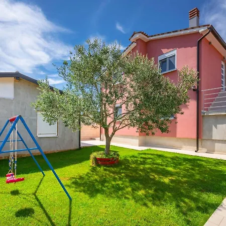 Family Nicole By Interhome Vakantiehuis Pula