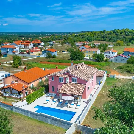 Family Nicole By Interhome Vakantiehuis Pula