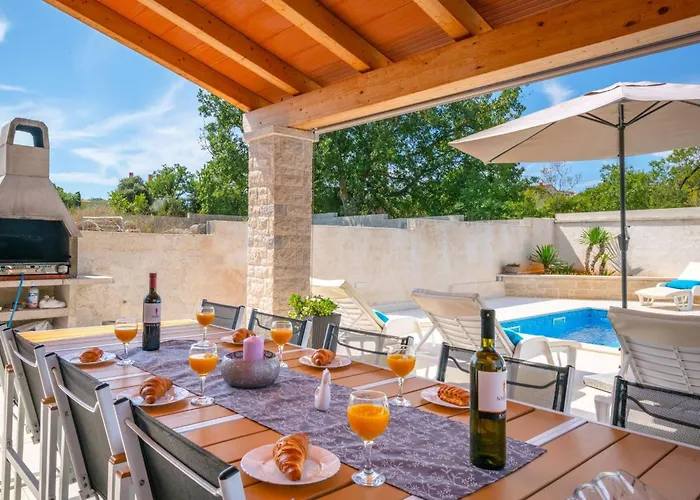 Nyaraló Family Nicole By Interhome Póla