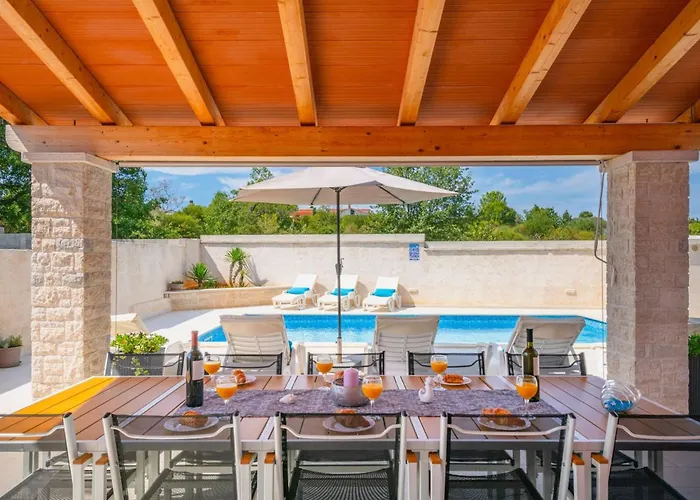 Family Nicole By Interhome * Pula