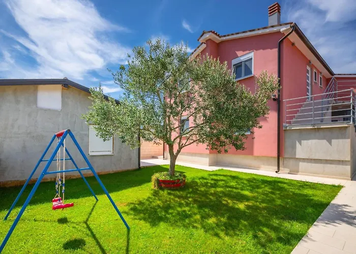 Family Nicole By Interhome Vakantiehuis Pula