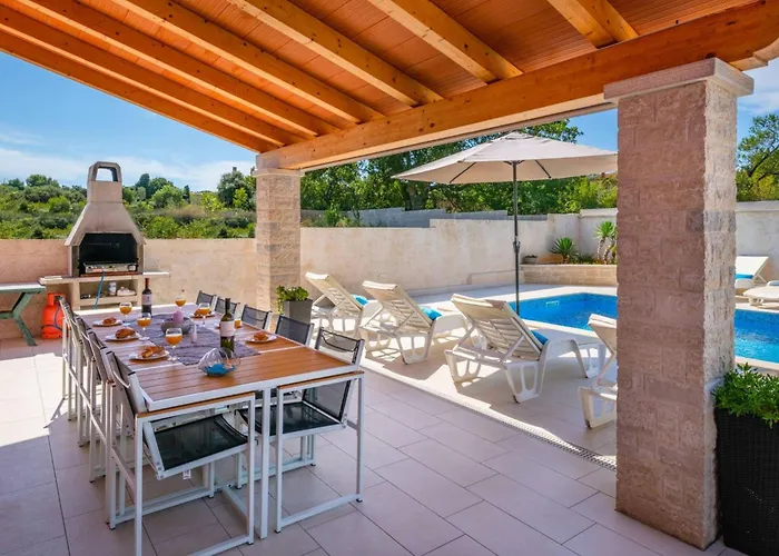 Vakantiehuis Family Nicole By Interhome Pula